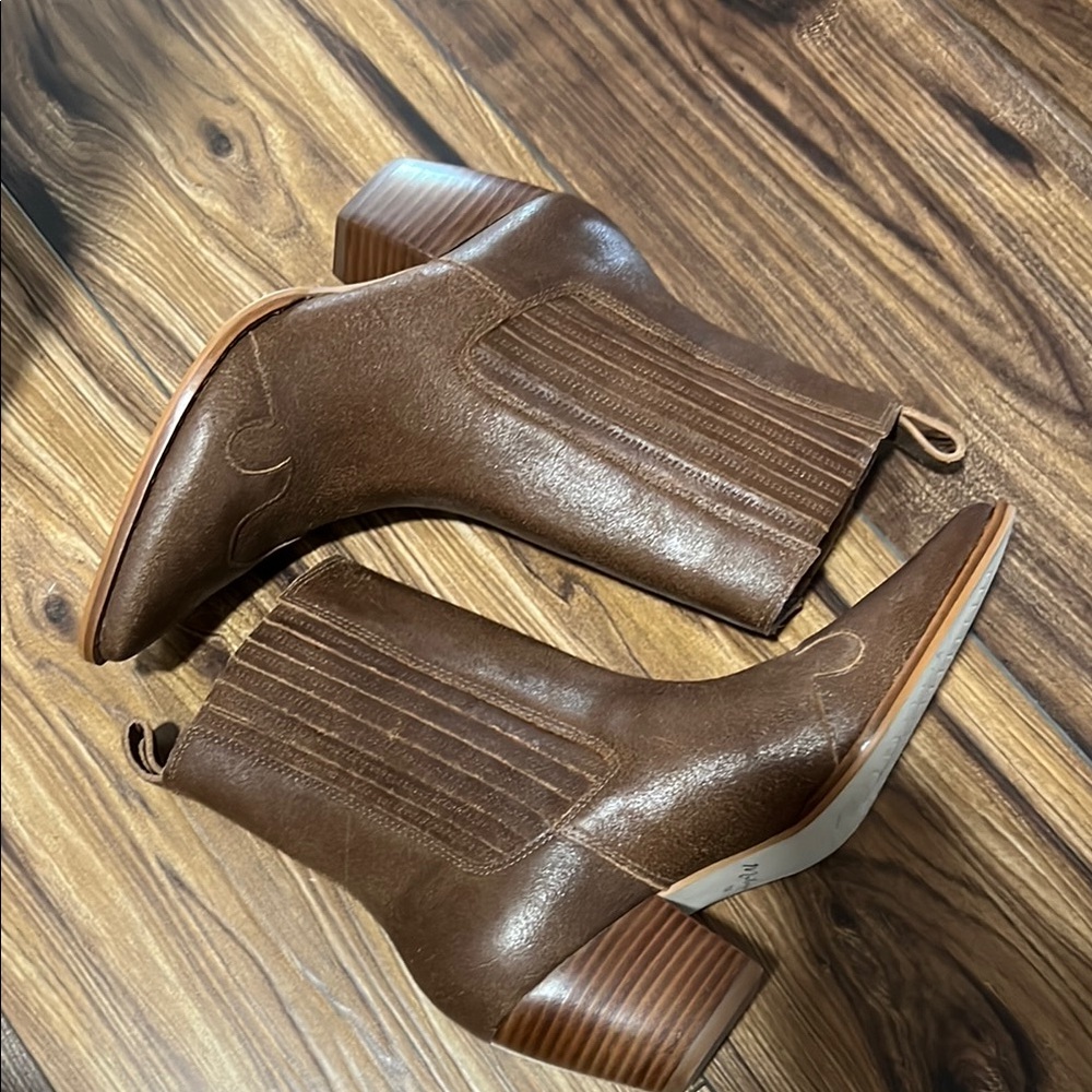 NWT Matisse Collins leather Brown Ankle Boots